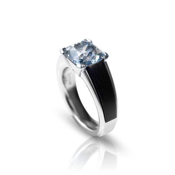 TIMELESS Ring Engagement-Ring Timeless with Diamonds 4.02 Carat Diamond-Ring Diamond-Engagement-Ring Timeless Rings Platinum Iridium Indian Ebony Platinum Ring Platinum-Engagement-Ring Ebony Ebony-Engagement-Ring
