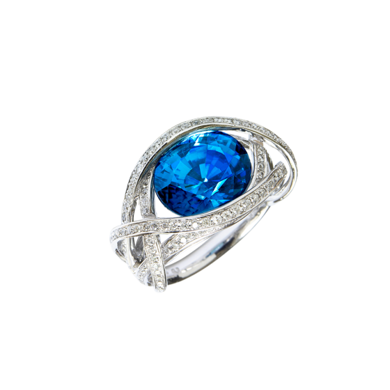 BLUE STAR Ring Blauer Stern Blue-Star oval facettiert indonesischem Starlit 9 Karat Brillanten Rankwerk 750/000 Weißgold Zeitloser Damenring Hochzeitsringe Eheringe 
