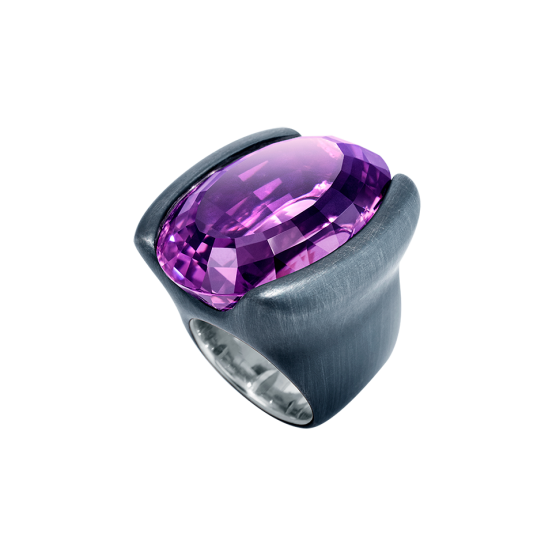 GREY AMETHYST Ring amethyst ring gray amethyst oval facet cut amethyst 18 carat silver bronze volutes 750/000 white gold ring manufacture jewelsmiths precious stones gold ring