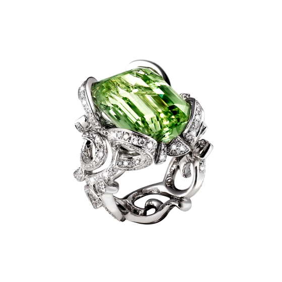 ARABESK  Ring ARABESK grünem Beryll-Smaragdschliff 15 Karat Rankwerk weißen Diamanten 750/000 Weißgold gefasst Ringkollektion Goldringe-manufaktur Juwelenschmiede