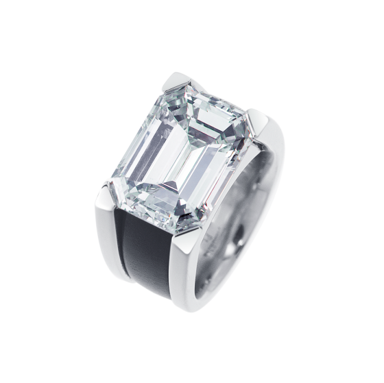 ICE CUBE Ring ice cube diamond ring diamond 7.6 carat octagonal cut platinum columns platinum ring ebony ring monumental diamond ring royal jewels Jeweller THOMAS JIRGENS Munich goldsmith master