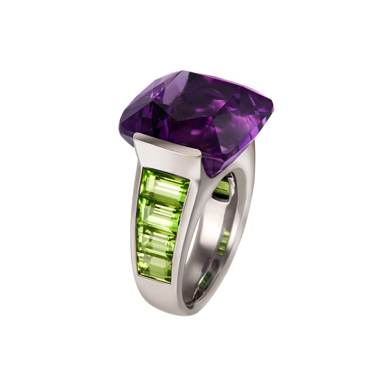 SUMMER DAY Ring ring design summer day antique oval cut amethyst 25 carat peridot baguettes 750/000 white gold set ring manufacture purple green